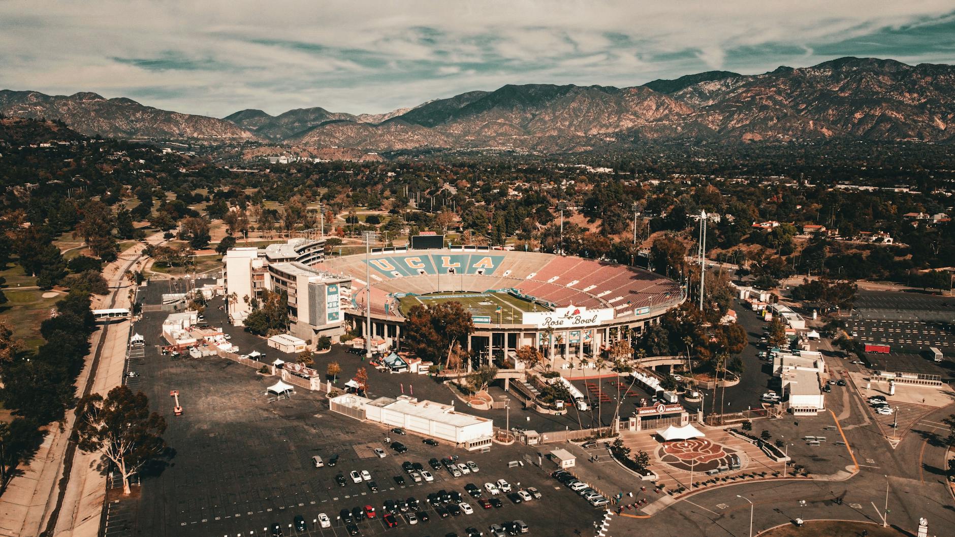 Panoramiczny widok z lotu ptaka na stadion Rose Bowl w Los Angeles